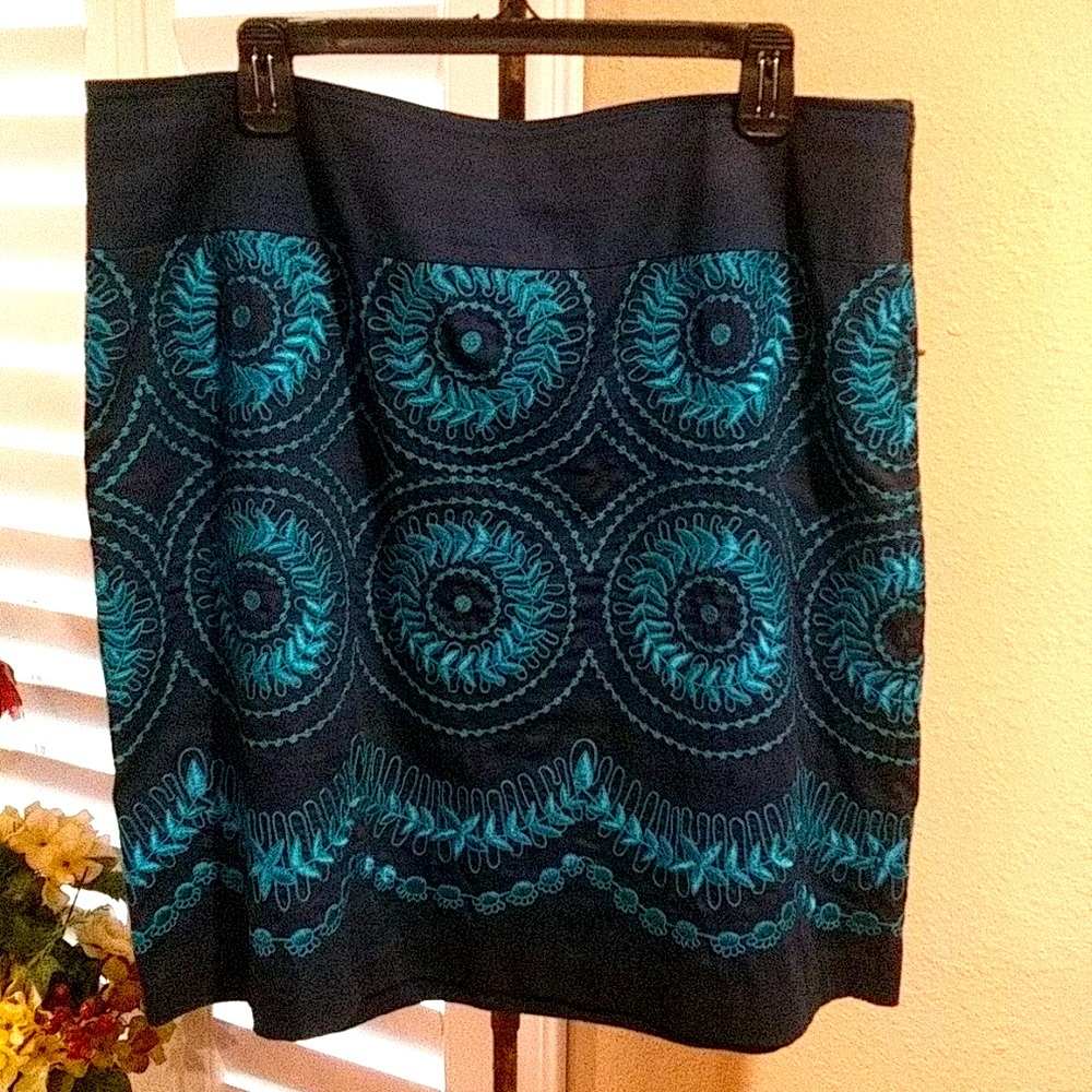 Liz Claiborne Below Knee Skirt navy/turquoise  emb